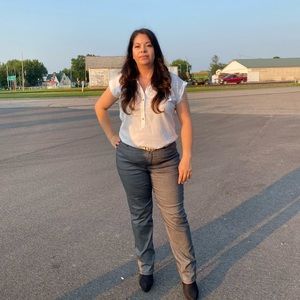 Meet your Posher, Elisa